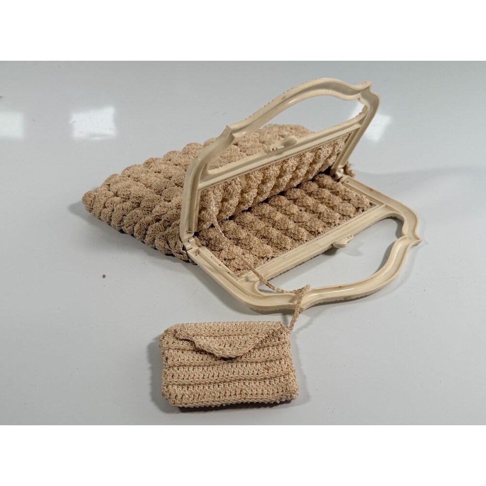Vintage 1950s Beige Hand-Crocheted Purse Ivory Plastic Frame Matching Coin Pouch - Picture 5 of 12